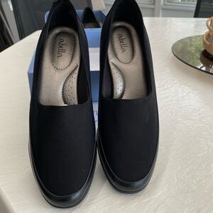 Black dress shoes
